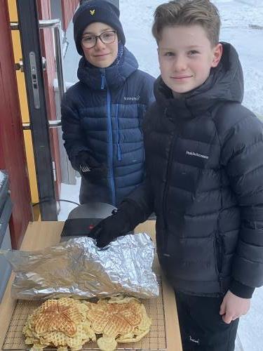 Fantastisk vaffelrøre lagde de og supre til å steike var de også!